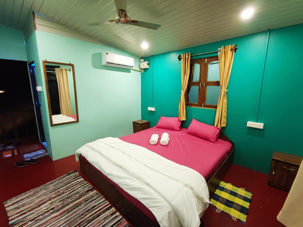 Casa Fiesta Sea Front Beach Huts Patnem Beach Exterior photo
