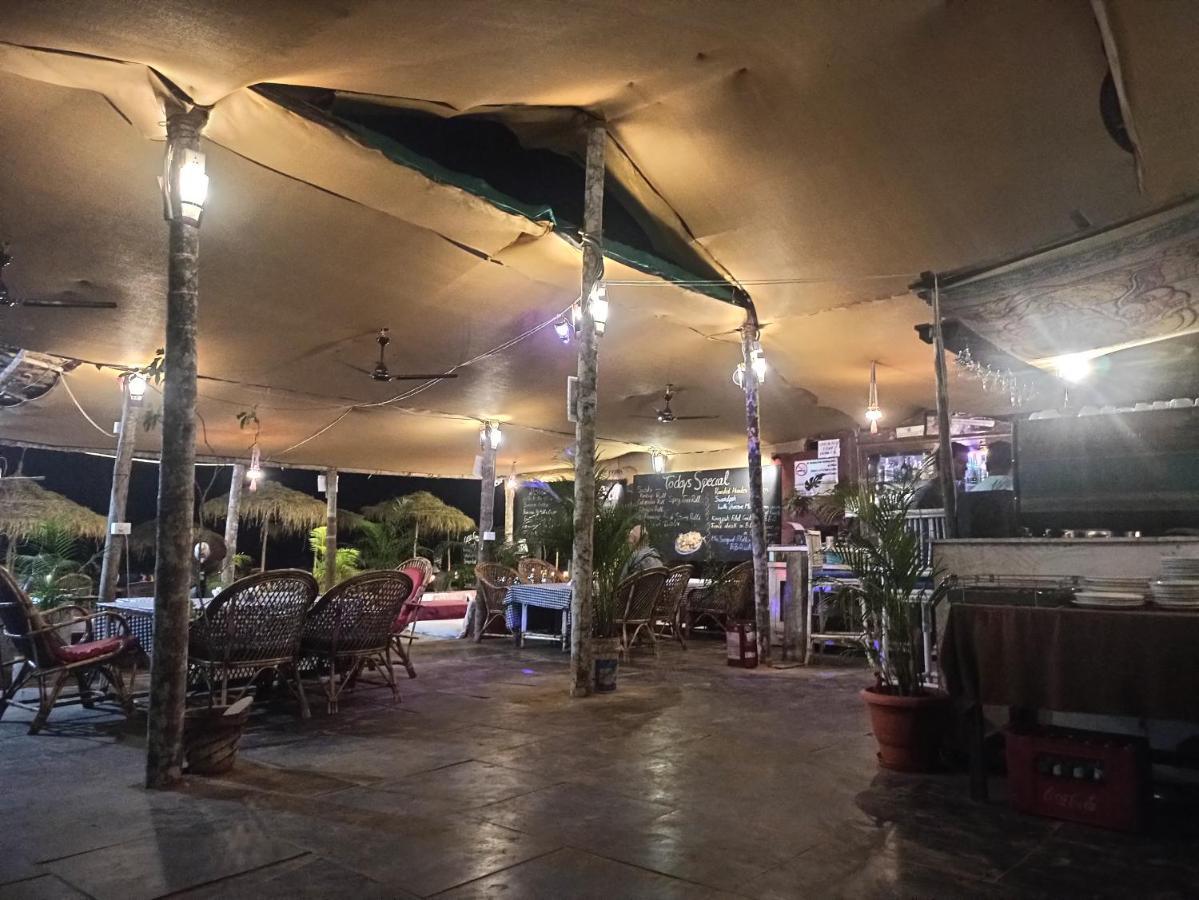 Casa Fiesta Sea Front Beach Huts Patnem Beach Exterior photo