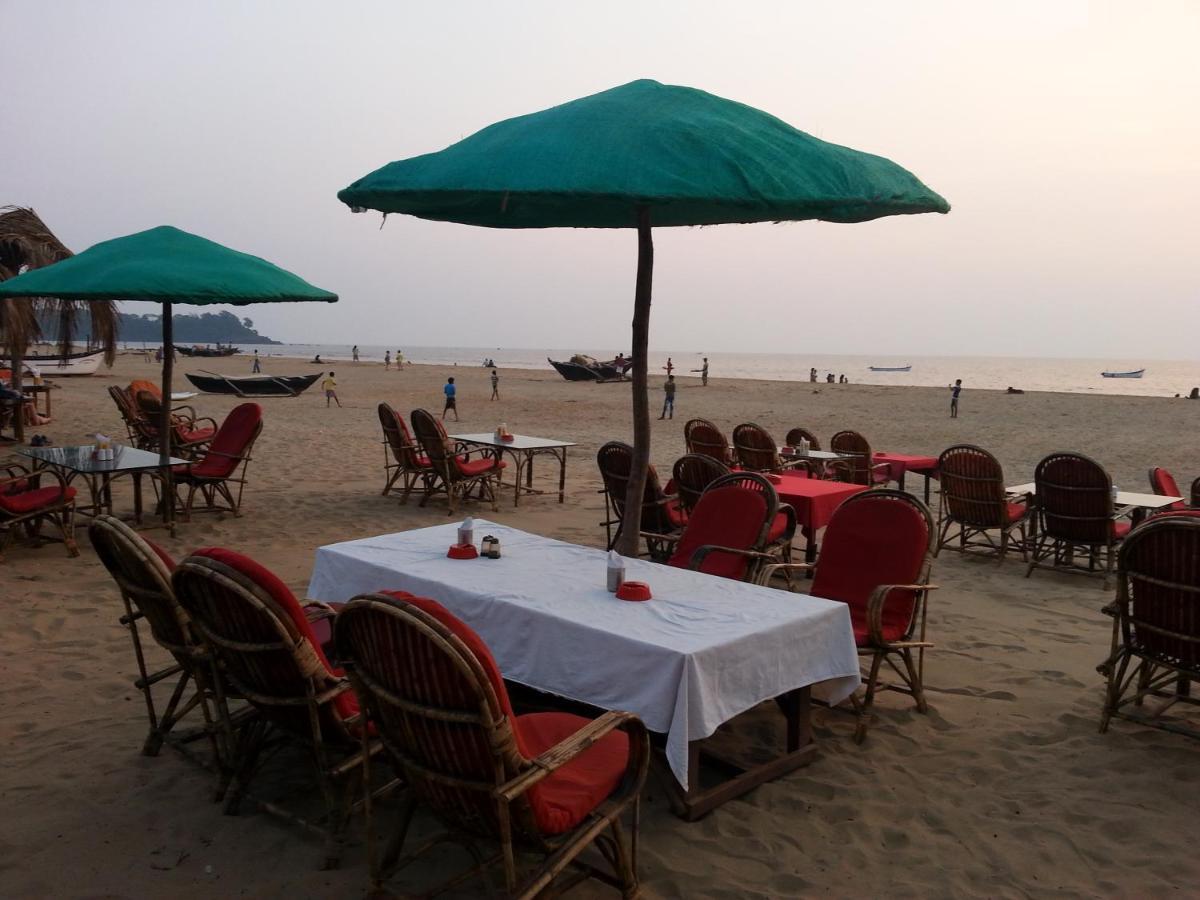 Casa Fiesta Sea Front Beach Huts Patnem Beach Exterior photo