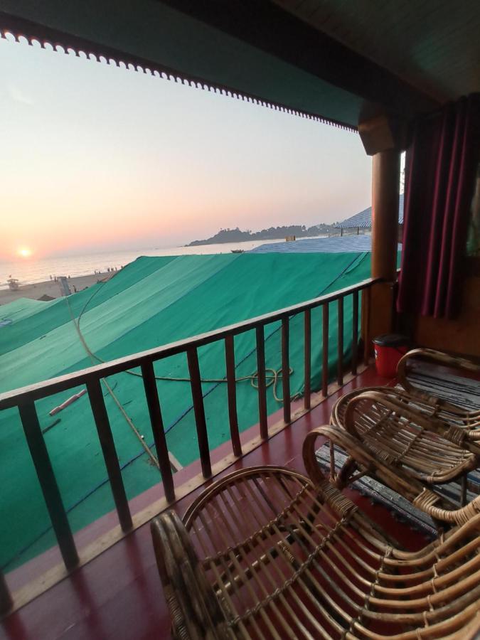 Casa Fiesta Sea Front Beach Huts Patnem Beach Exterior photo