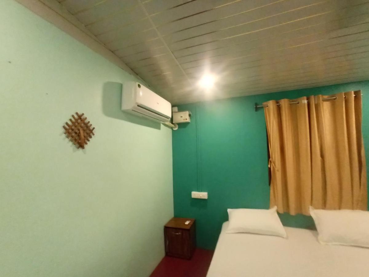 Casa Fiesta Sea Front Beach Huts Patnem Beach Exterior photo